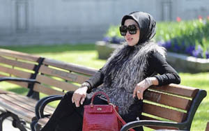 Syahrini Berharap Rekan Artis Mau Ikut Bantu Jamaah Korban Penipuan First Travel